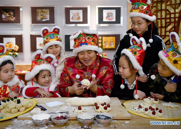 Spring Festival Folk Art Activity Held in Xi'an, NW China'